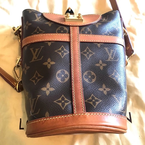 BUCKET DUFFLE LOUIS VUITTON CROSSBODY - Picture 2 of 13